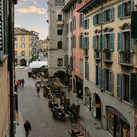 Lägenhet Rego - Boutique & Serenity With Some Off-site In The Heart Of Center